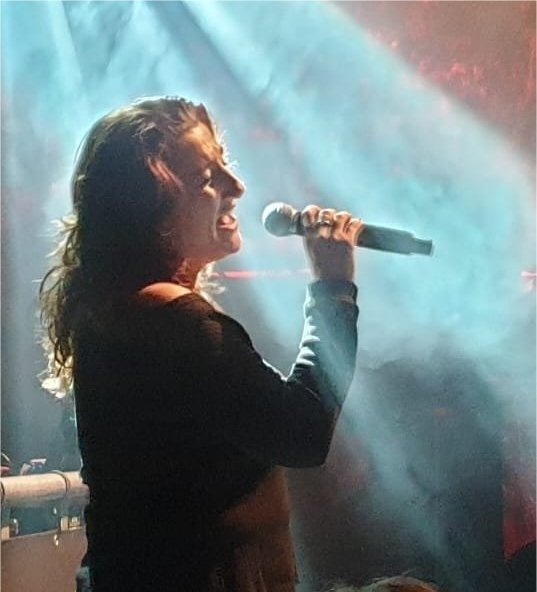 Dorith boekt u bij www.kwekel-evenementen.nl 