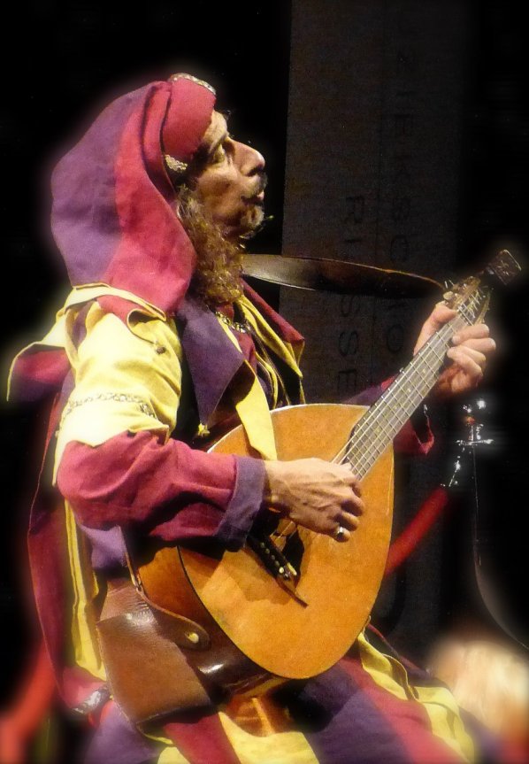 troubadour Fabela te boeken bij www.kwekel-evenementen.nl